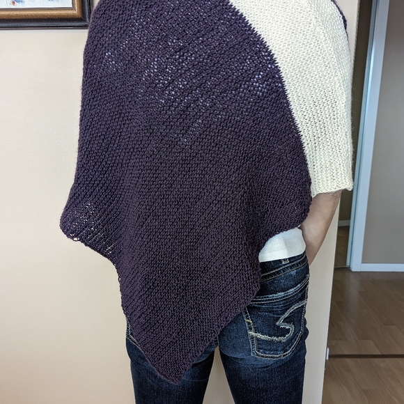 Poncho - Picture 1 of 6